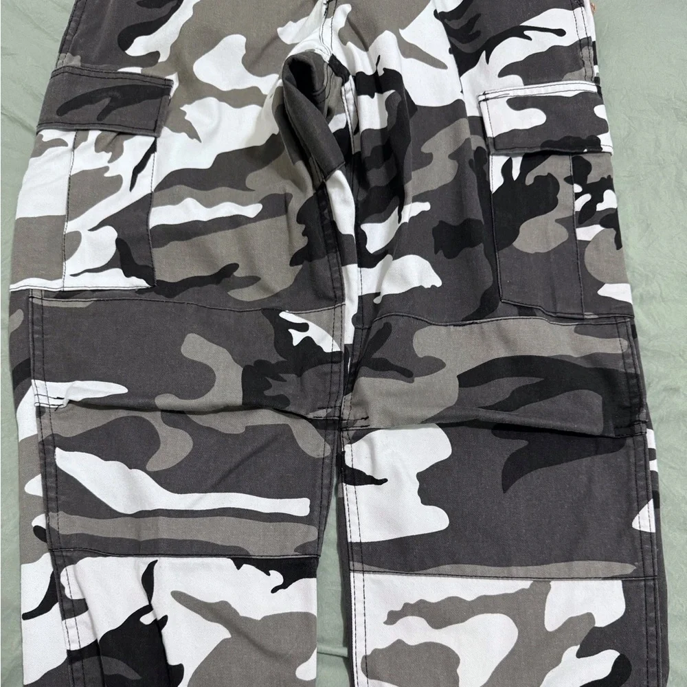 RothCo B. D. U Camo Cargo Pants High Rise Size Small Regular - Picture 4 of 12
